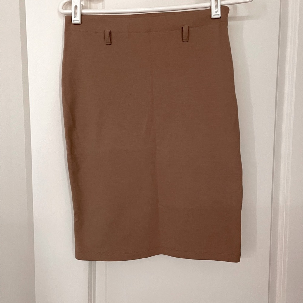 Forever 21| Tan Pencil skirt
